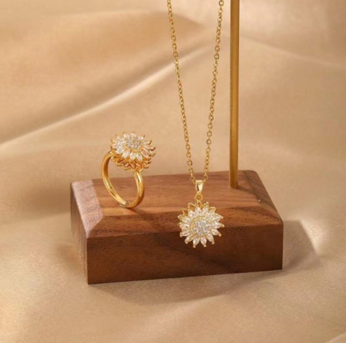 PACK NUTRIA , ANILLO Y COLLAR GIRASOL , CAJA DE REGALO